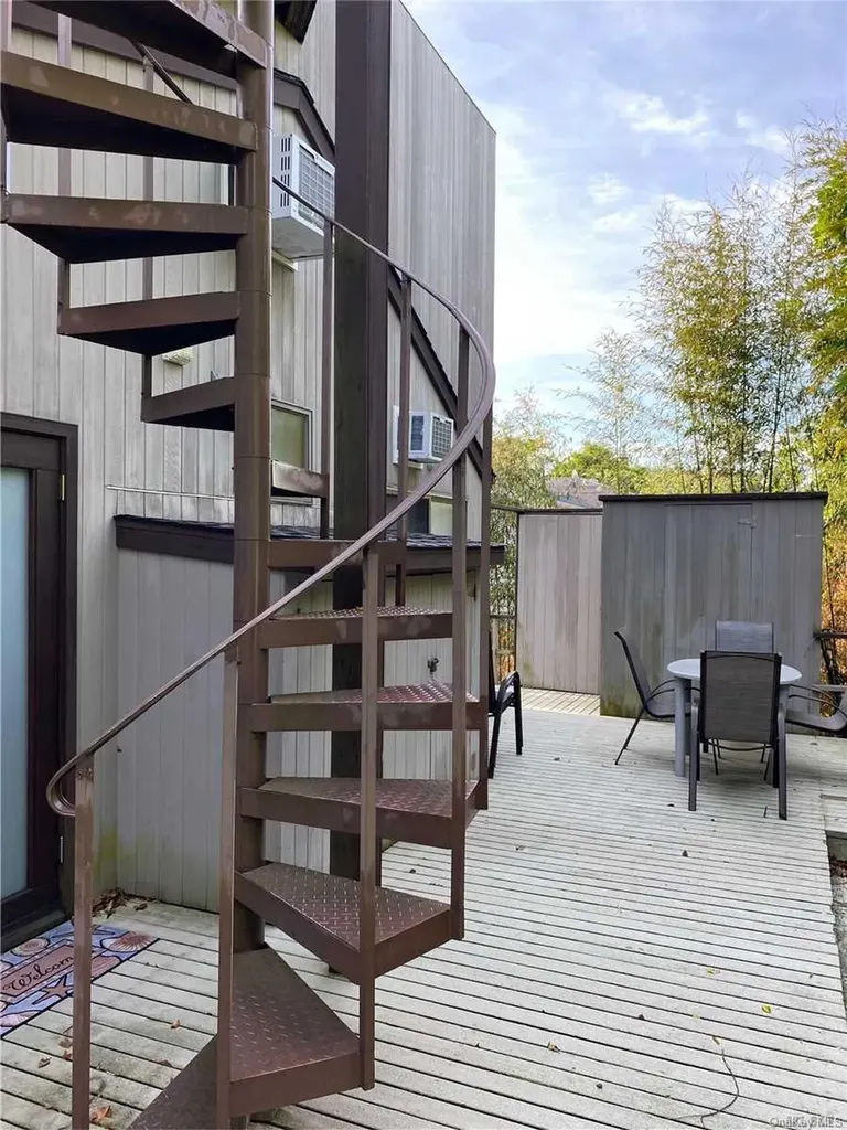 373 Dehnhoff Walk Ocean Beach NY 11770