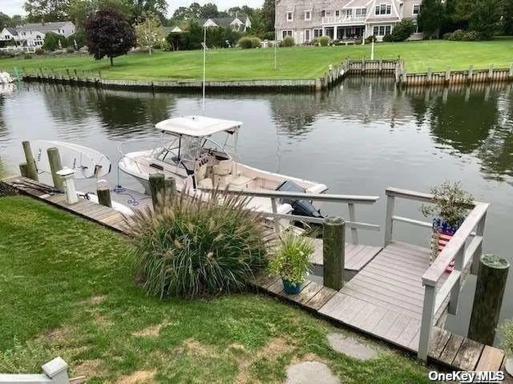 61 Brookside Jamesport NY 11947
