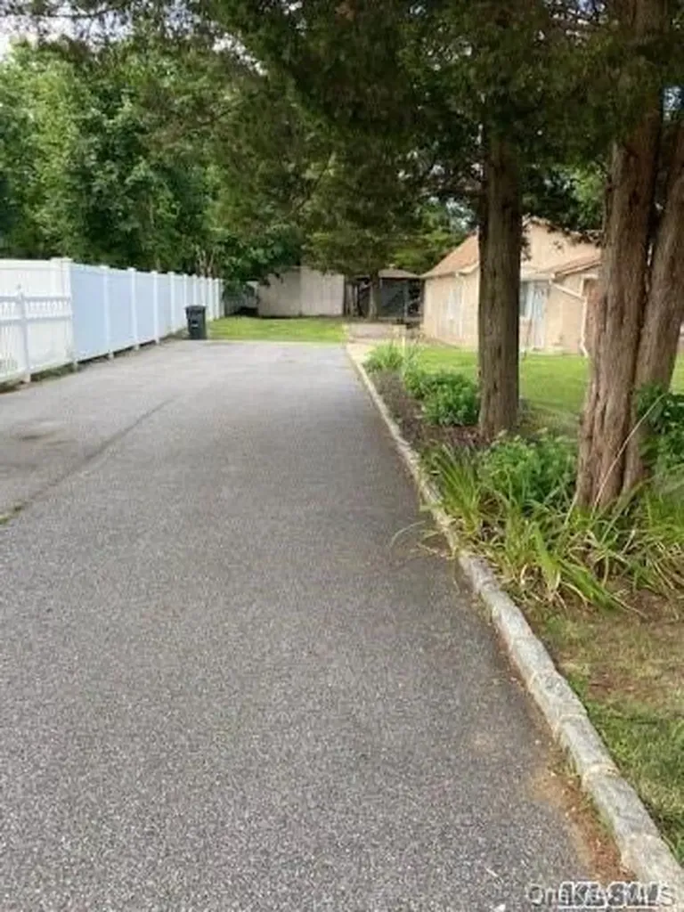 Central Islip NY 11722