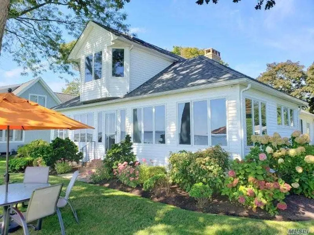 15 Downs Boulevard Jamesport NY 11947