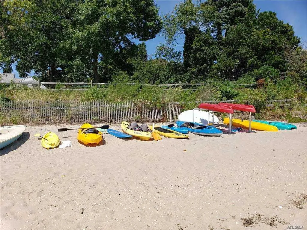 15 Downs Boulevard Jamesport NY 11947