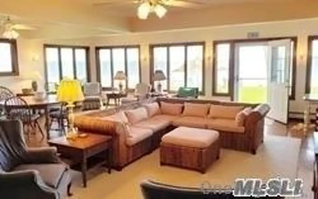 15 Downs Boulevard Jamesport NY 11947