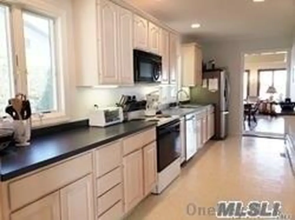 15 Downs Boulevard Jamesport NY 11947