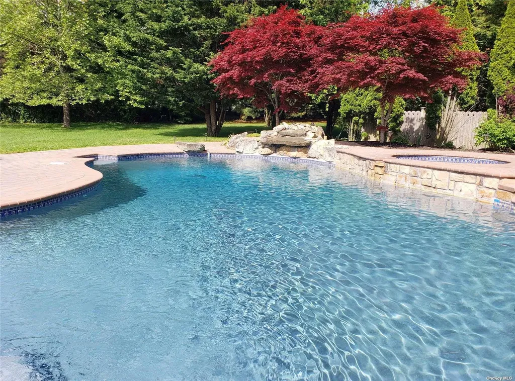 1275 The Esplanade Southold NY 11971