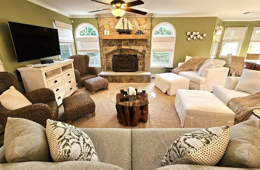 1275 The Esplanade Southold NY 11971