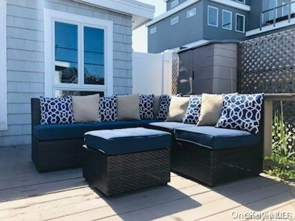 63 Thompson Ocean Bay Park NY 11770