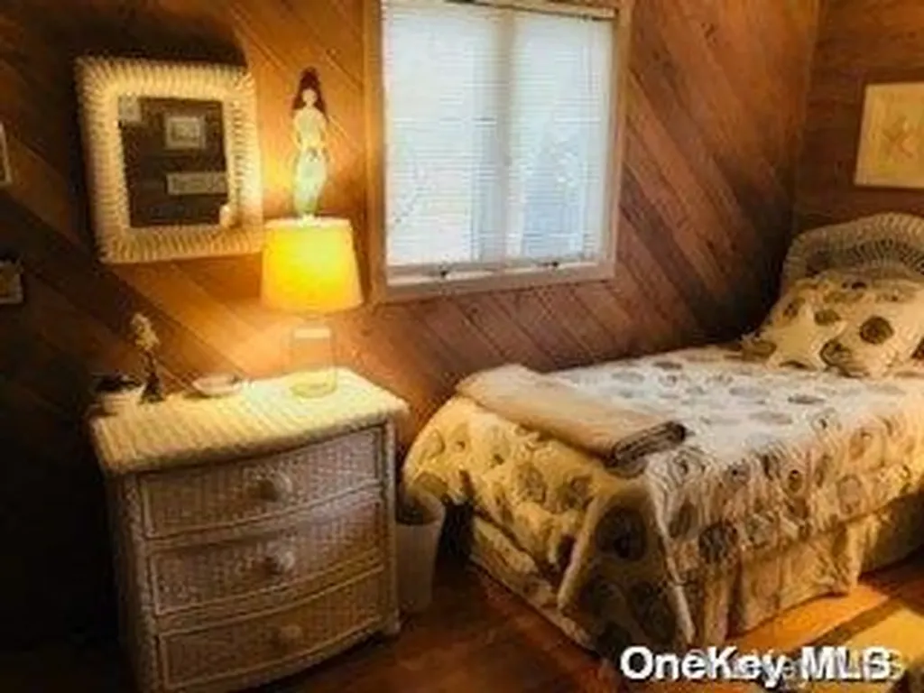 63 Thompson Ocean Bay Park NY 11770