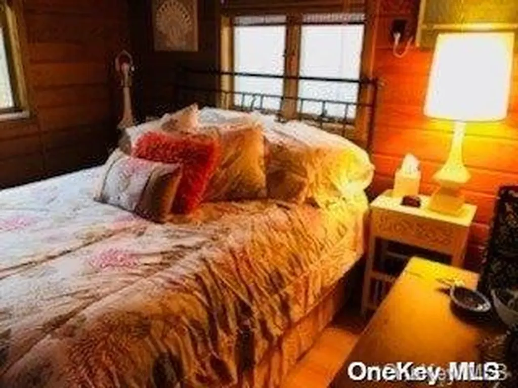 63 Thompson Ocean Bay Park NY 11770
