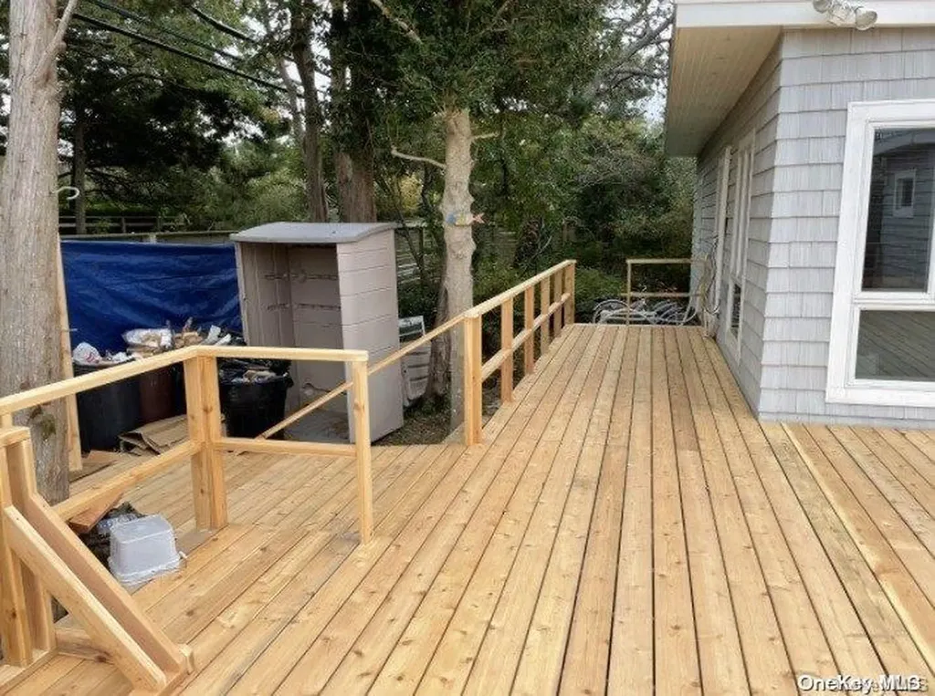63 Thompson Ocean Bay Park NY 11770