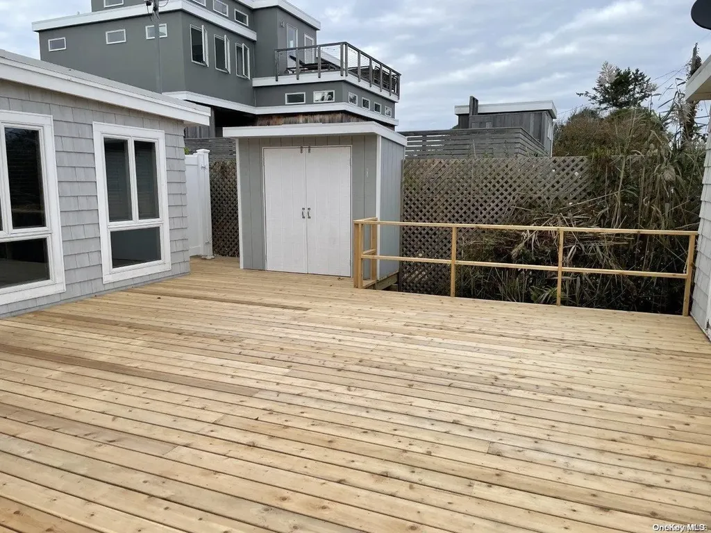 63 Thompson Ocean Bay Park NY 11770