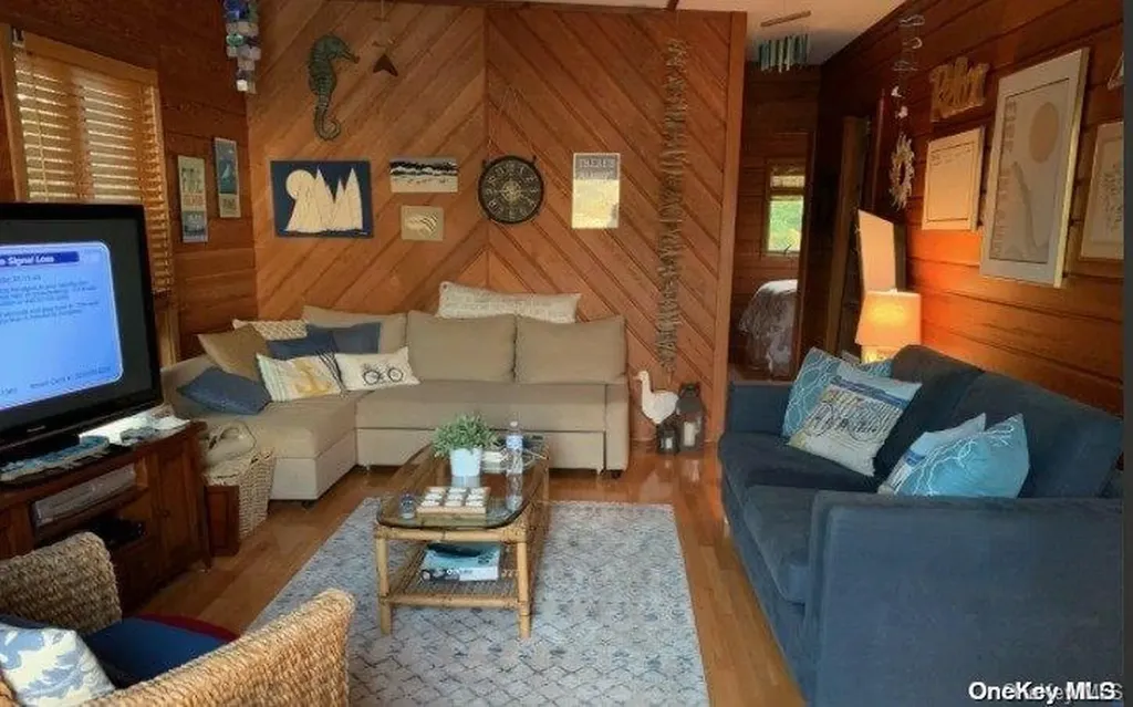 63 Thompson Ocean Bay Park NY 11770