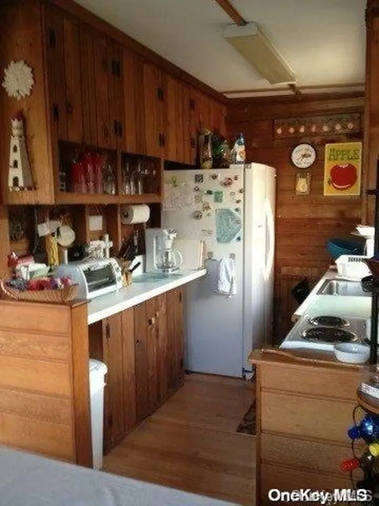 63 Thompson Ocean Bay Park NY 11770