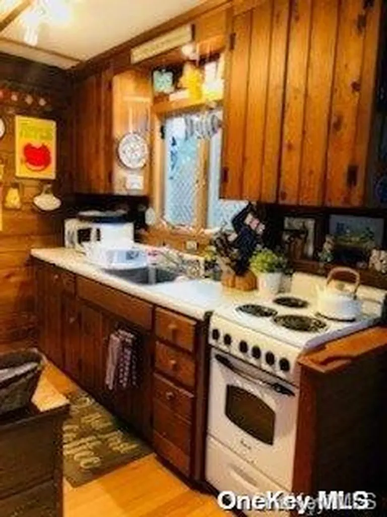 63 Thompson Ocean Bay Park NY 11770