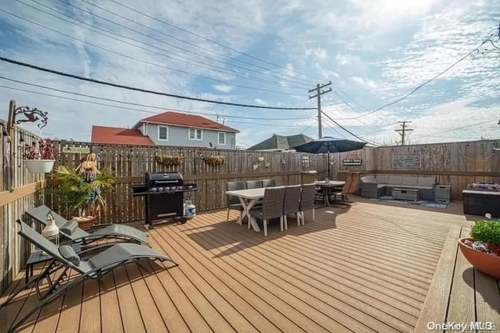 908 Evergreen Walk Ocean Beach NY 11770