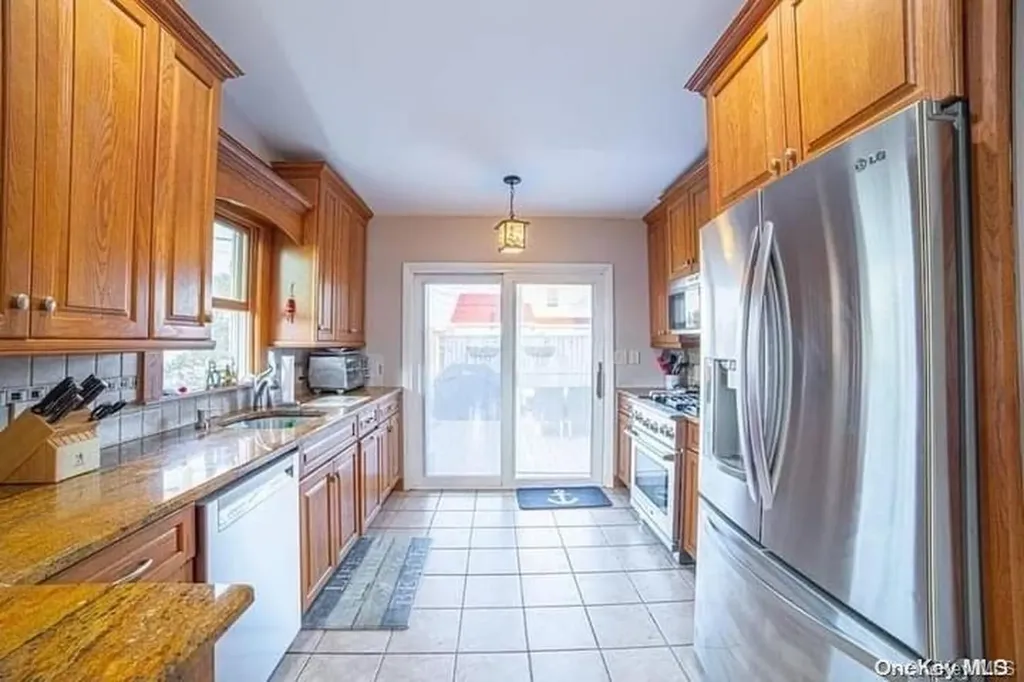 908 Evergreen Walk Ocean Beach NY 11770