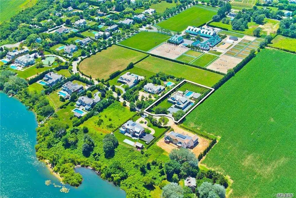 38 West Pond Drive Bridgehampton NY 11932