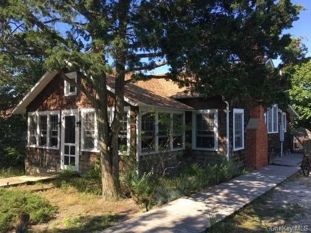 97 Bungalow Ocean Beach NY 11770