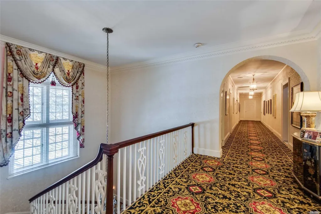 11 Evans Drive Brookville NY 11545