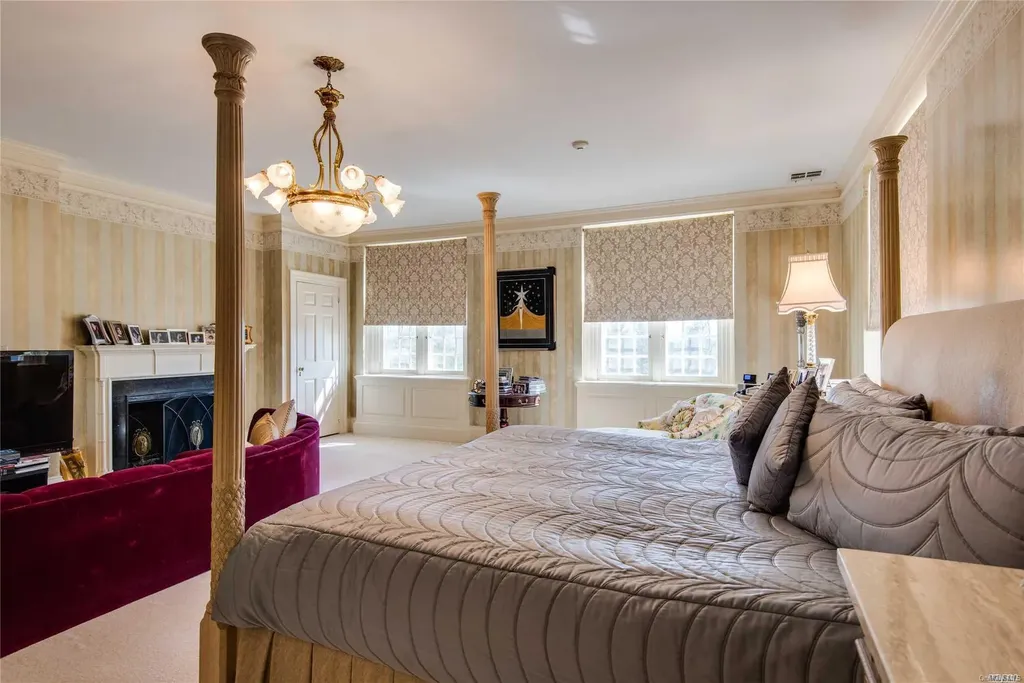 11 Evans Drive Brookville NY 11545