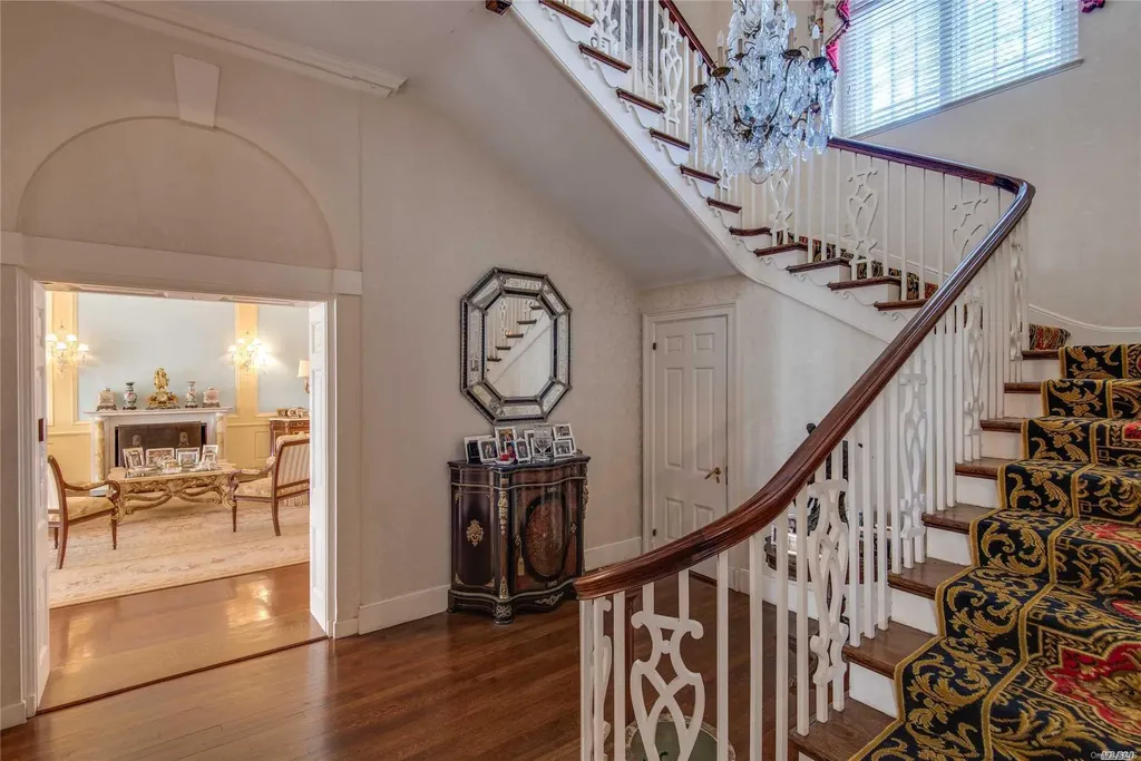11 Evans Drive Brookville NY 11545