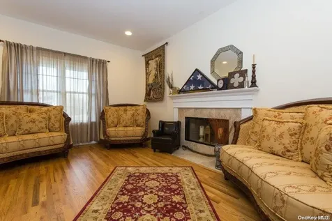 6 Alexandra Court Manorville NY 11949