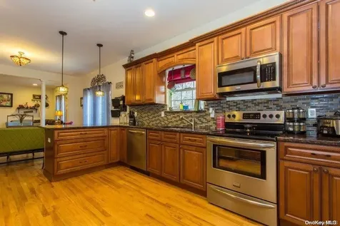 6 Alexandra Court Manorville NY 11949