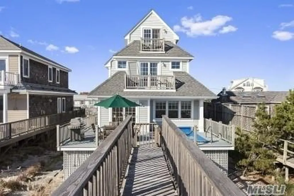 929 Dune Road Westhampton Dunes NY 11978