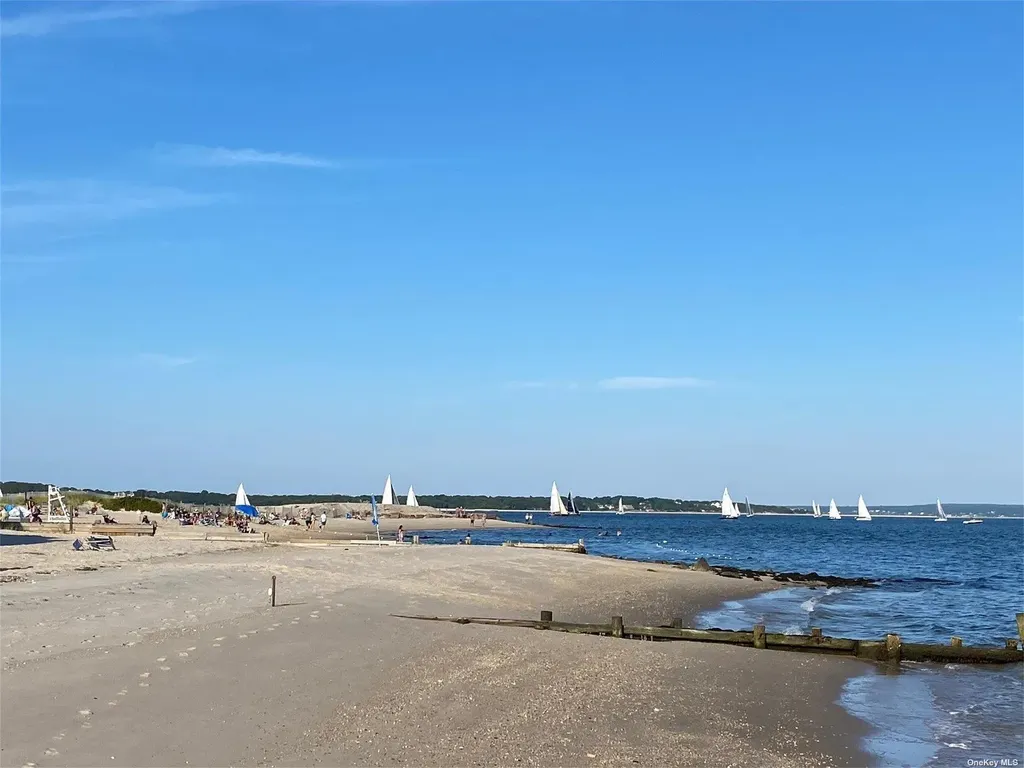 640 Orchard Street New Suffolk NY 11956