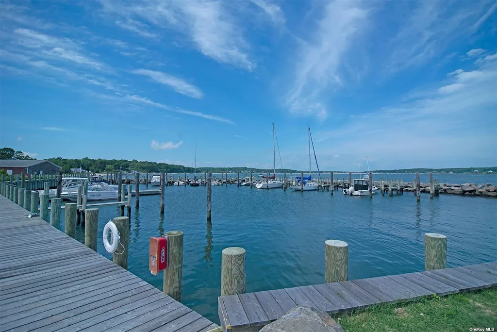 640 Orchard Street New Suffolk NY 11956