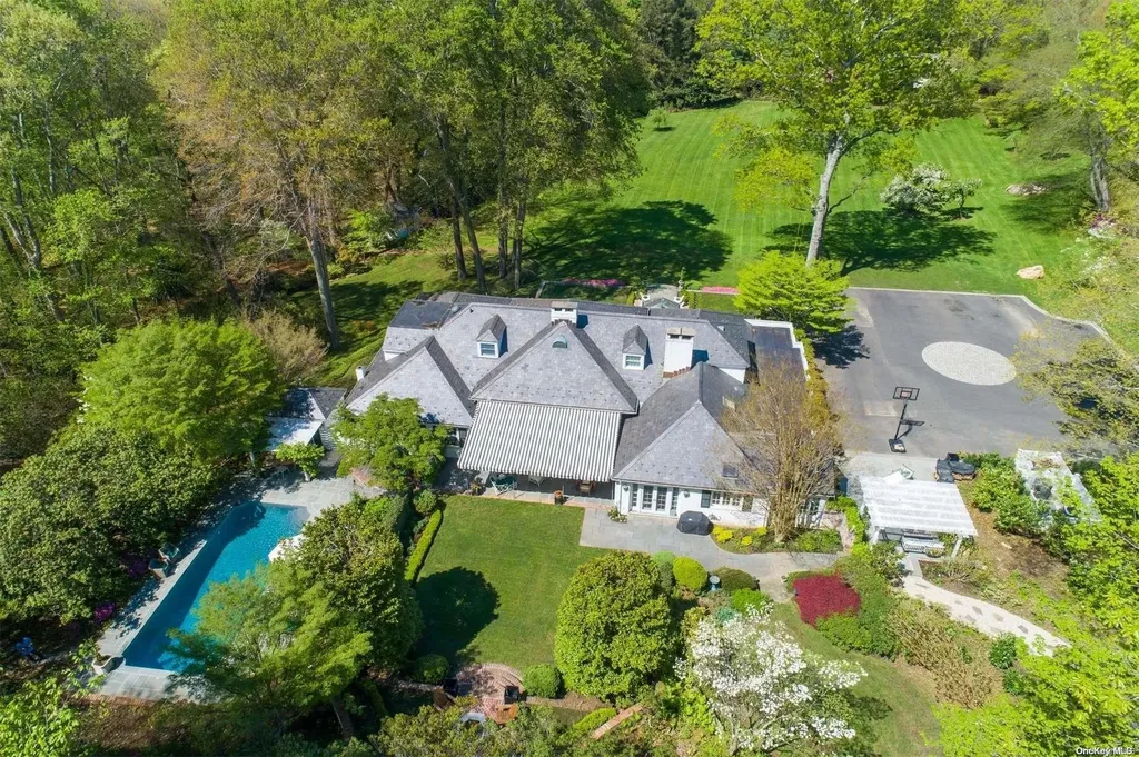 100 Shutter Lane Oyster Bay NY 11771