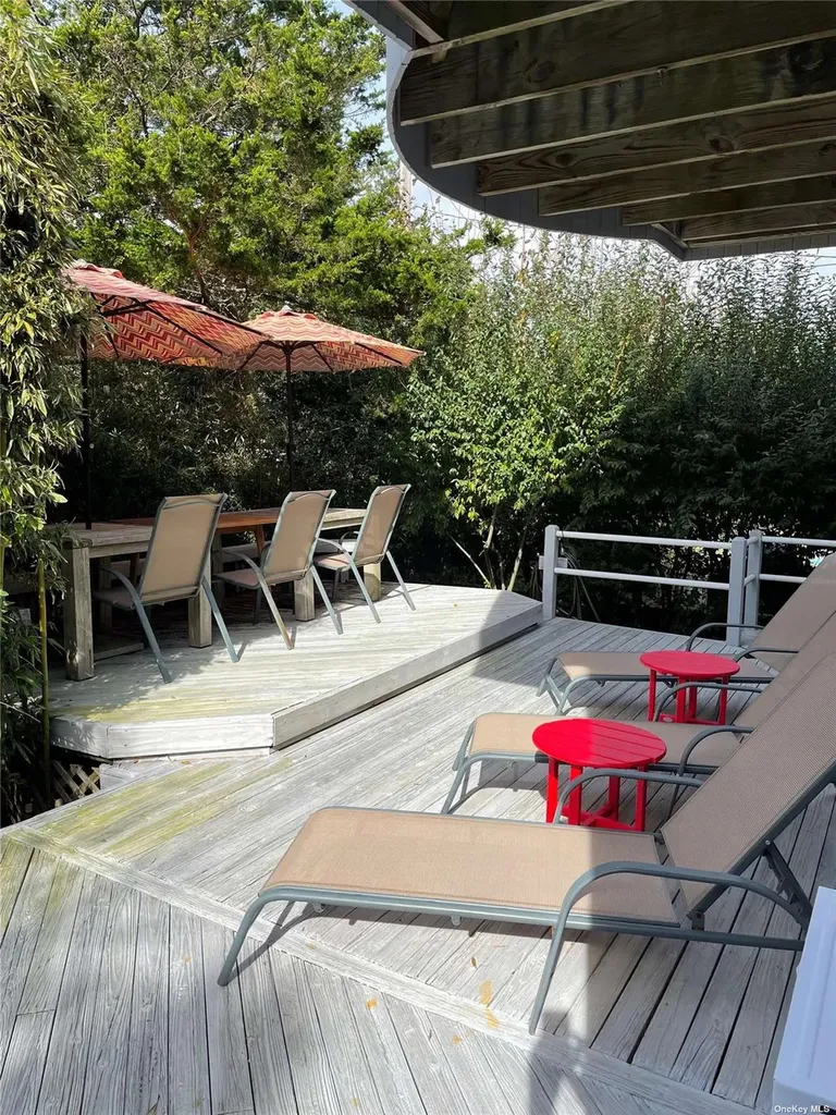 180 Clipper Road Ocean Beach NY 11770