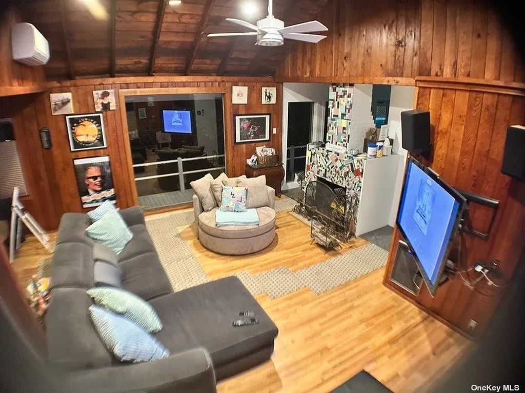 180 Clipper Road Ocean Beach NY 11770