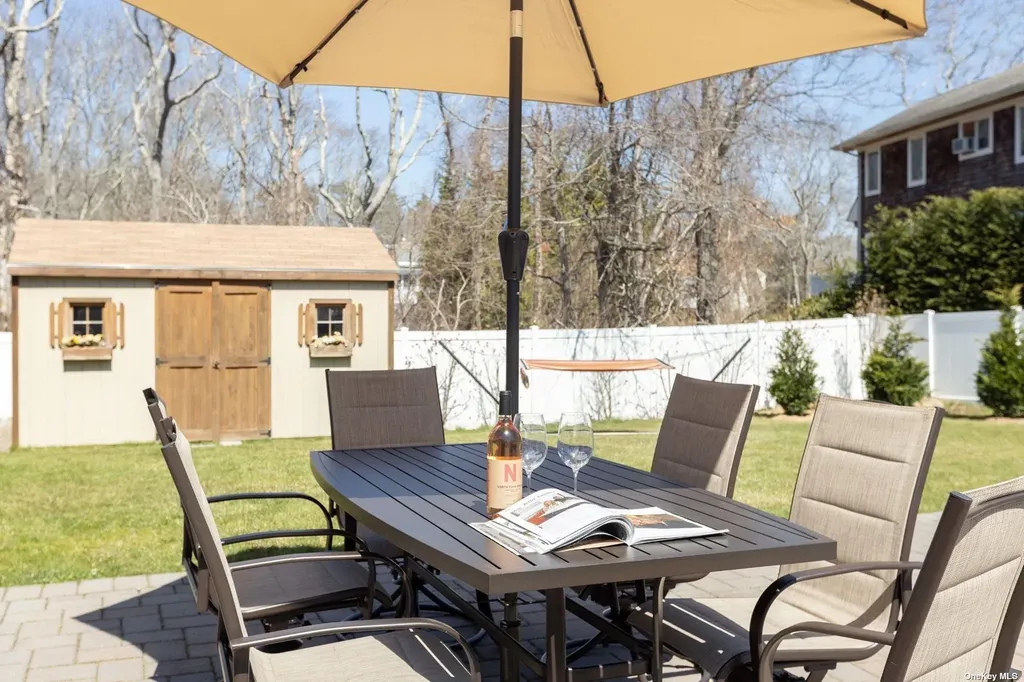 400 Wells Road Laurel NY 11948