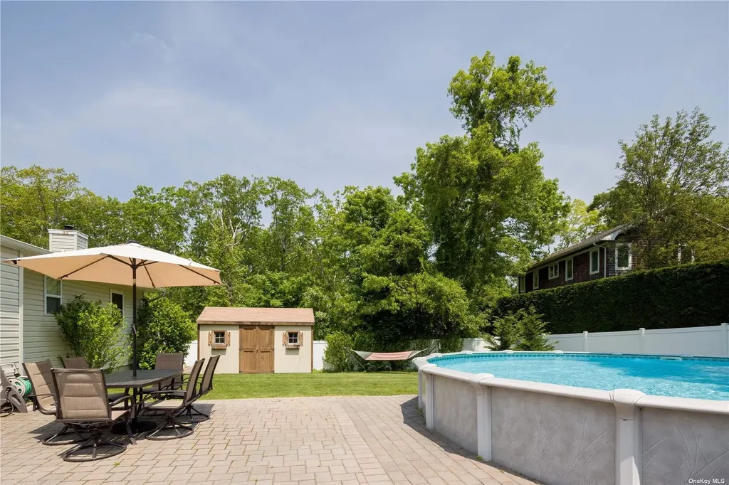 400 Wells Road Laurel NY 11948
