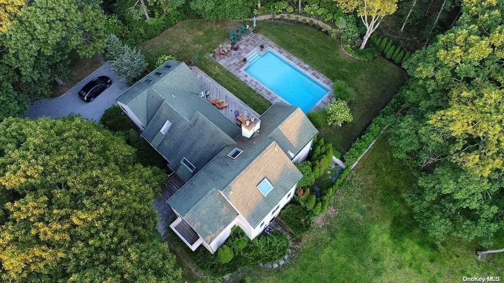 80 Spring Pond Lane Southampton NY 11968