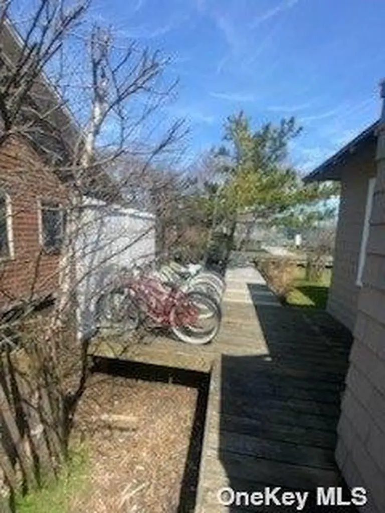 102 Marine Walk Saltaire NY 11706