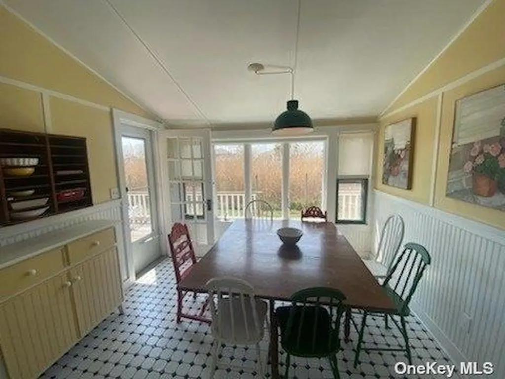 102 Marine Walk Saltaire NY 11706