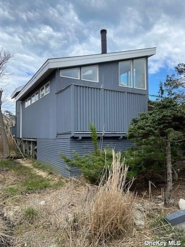 736 Ocean Breeze Ocean Beach NY 11770