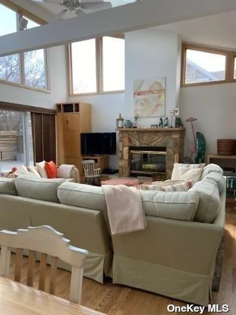 736 Ocean Breeze Ocean Beach NY 11770