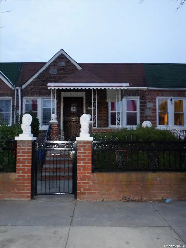 673 E 48th Street Brooklyn NY 11203