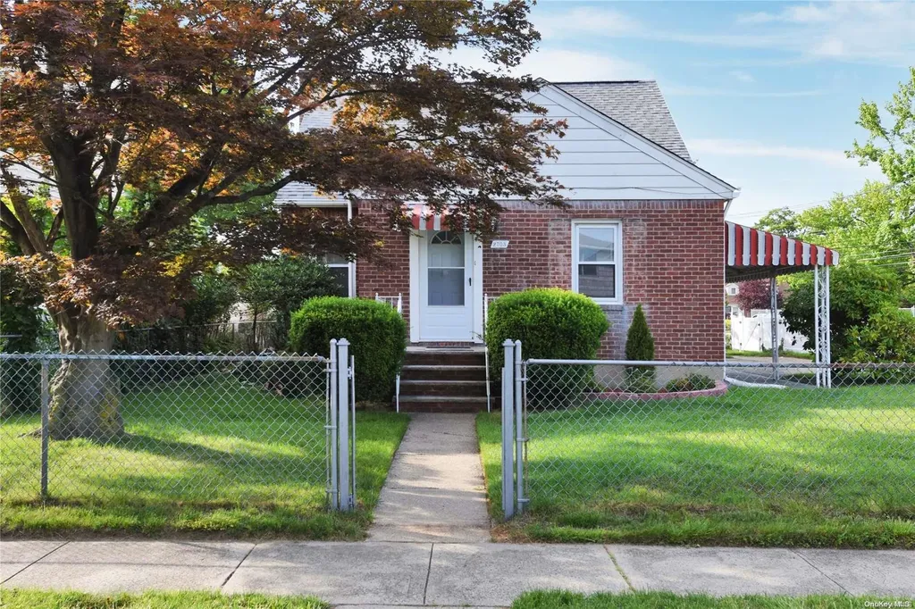 2703 80th Avenue New Hyde Park NY 11040