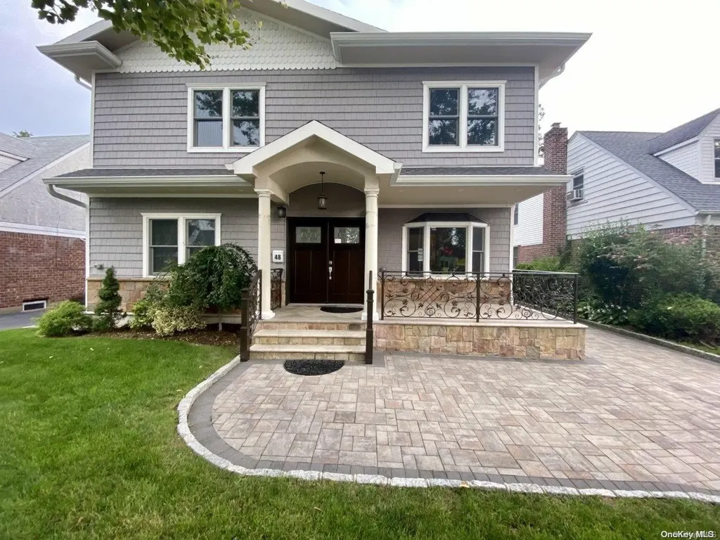 48 Kalda Avenue New Hyde Park NY 11040