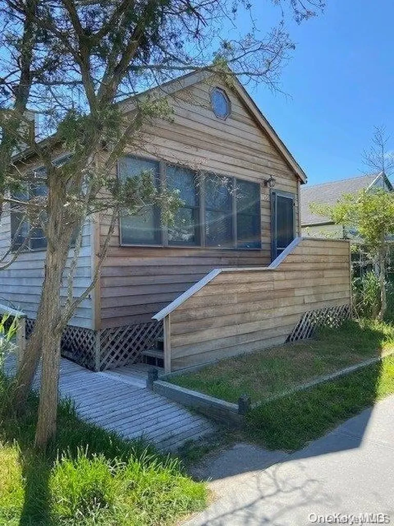 295 Cottage Walk Ocean Beach NY 11770