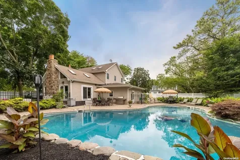 6 Wright Road Manorville NY 11949