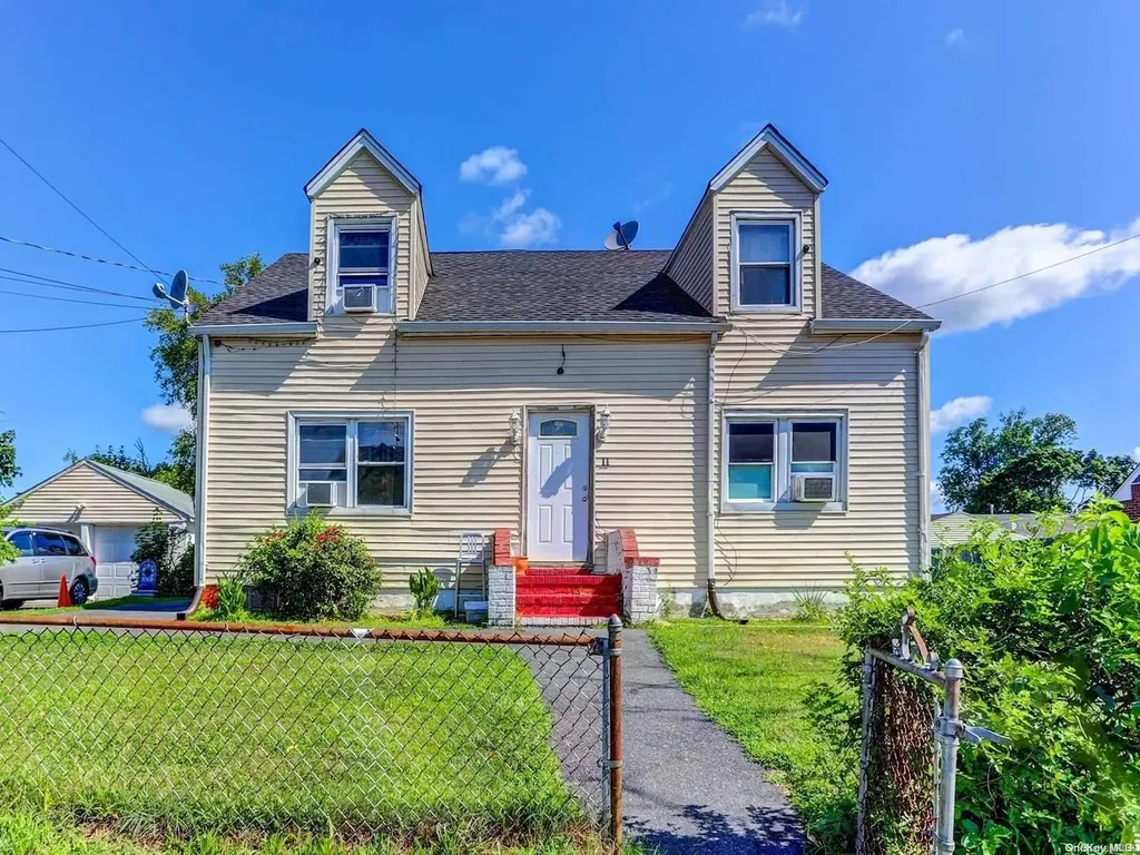 11 Dalton Road Bay Shore NY 11706