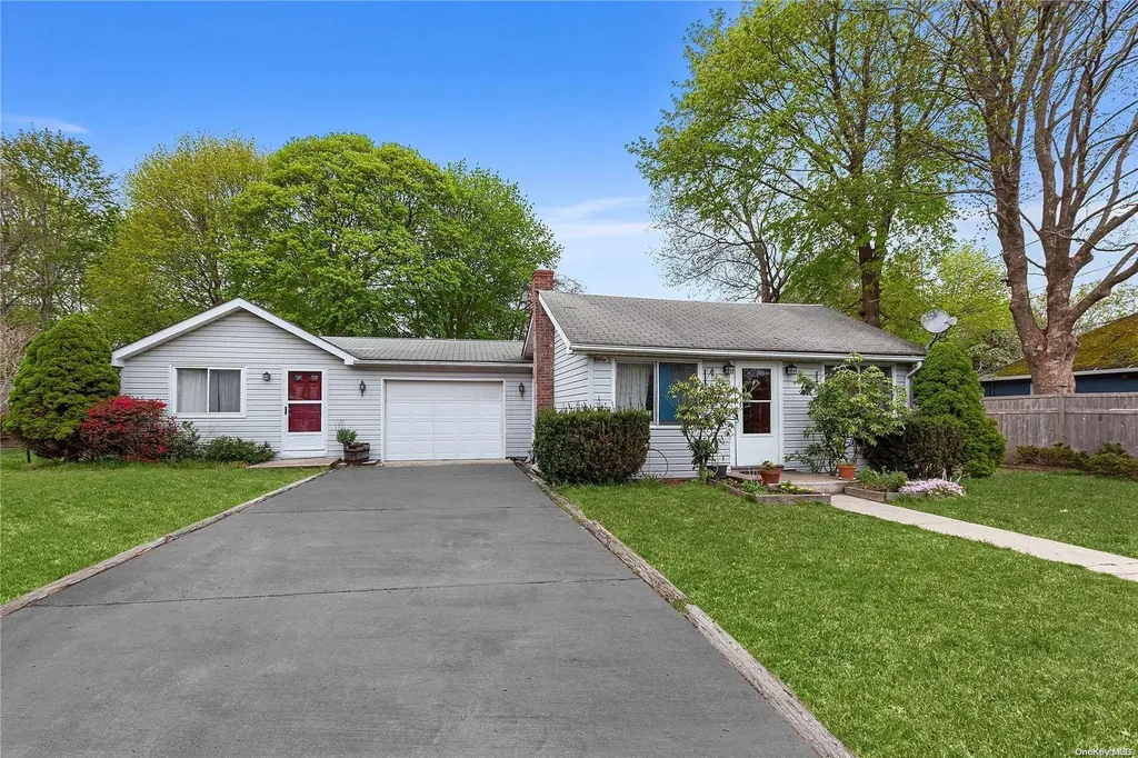 14 Miller Terrace East Hampton NY 11937