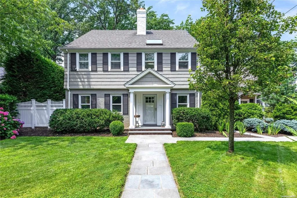 223 Shoreward Drive Great Neck NY 11021
