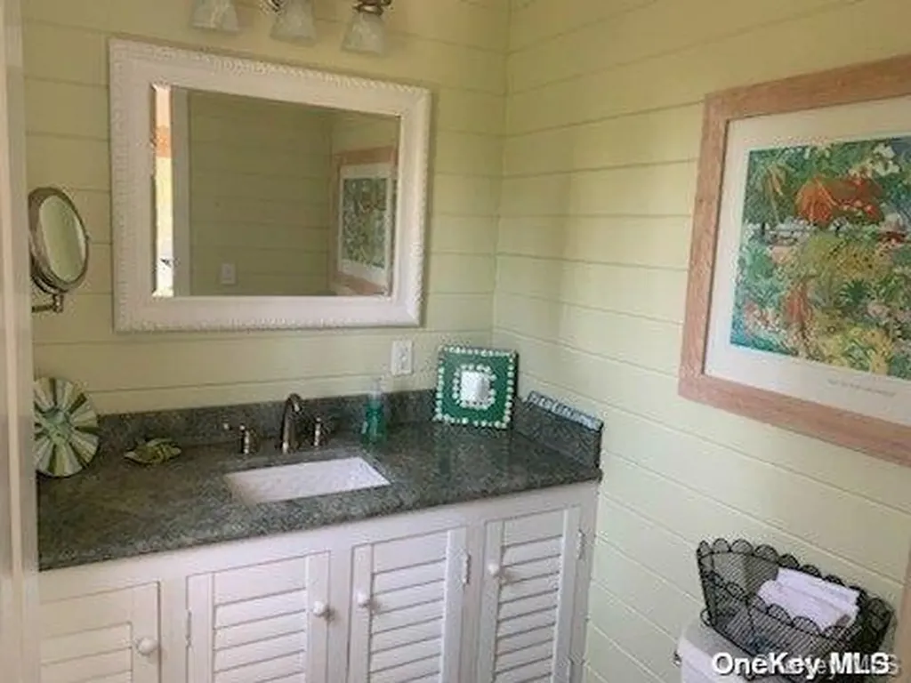 39 Midway Walk Atlantique NY 11706