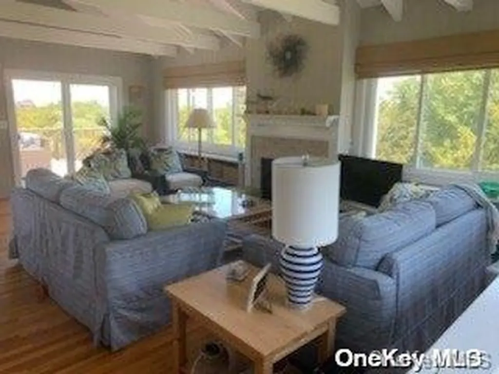 39 Midway Walk Atlantique NY 11706