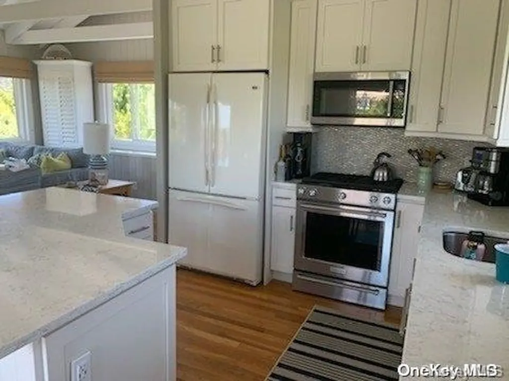 39 Midway Walk Atlantique NY 11706